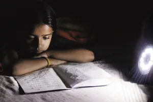 UP Board 2025: बोर्ड परीक्षार्थियों की पढ़ाई प्रभावित कर रही बिजली कटौती