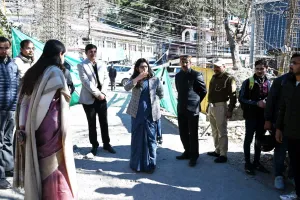 सौंदर्यीकरण कार्य में देरी से डीएम नाराज, अधिकारियों को लगाई फटकार 