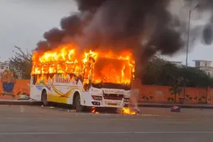 Mathura News: महाकुंभ में तेलंगाना के तीर्थयात्रियों को ले जा रही बस में लगी आग, एक की मौत...खिड़की तोड़कर भागे यात्री