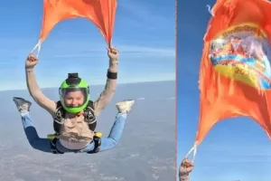 प्रयागराज की बेटी ने बैंकॉक में 13,000 फीट की ऊंचाई पर लहराया 'दिव्य कुंभ-भव्य कुंभ' का झंडा, जानिए कौन हैं अनामिका शर्मा