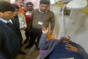 अयोध्या में बड़ा हादसा: 150 वर्ष पुराना नीम का पेड़ गिरने से बच्चे की मौत, तीन अन्य घायल, कई वाहन क्षतिग्रस्त