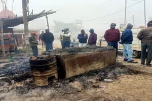 सुलतानपुर: अराजकतत्वों ने जला दी पूर्व प्रधान की दुकान, करीब एक लाख रुपये का नुकसान 