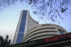 Stock Market: गिरावट के बाद शेयर बाजार में आई तेजी, निफ्टी 23,100 पार, जानिए सेंसेक्स का हाल
