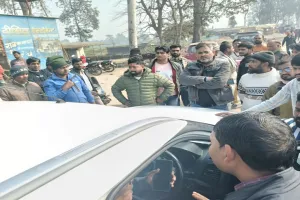 बहराइच: प्रतिष्ठानों से रेस्क्यू बच्चों को छुड़ा ले गई नाराज भीड़, पुलिस बनी रही मूकदर्शक, देखें वीडियो