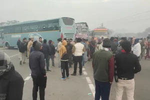 मौनी अमावस्या पर महाकुंभ में उमड़ा जनसैलाब, प्रयागराज से लगने वाले जिलों की सीमा अस्थायी तौर पर सील