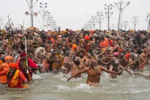 महाकुंभ में मौनी अमावस्या पर साधु-संतो का अमृत स्नान शुरू, बोले अमित शाह- महाकुंभ भगदड़ को लेकर UP के सीएम के संपर्क में लगातार हूं...