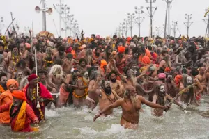 Mahakumbh Stampede: महाकुंभ भगदड़ में 14 श्रद्धालुओं की मौत, मौनी अमावस्या पर नागा साधु-संतों का अमृत स्नान शुरू, हेलीकॉप्टर से की गई पुष्प वर्षा