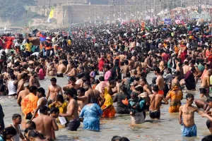 महाकुंभ मेले में हालात सामान्य, सुबह 10 बजे तक 82 लाख से अधिक श्रद्धालुओं ने लगाई संगम में आस्था की डुबकी