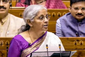 Union Budget 2025: सीतारमण ने लोकसभा में आर्थिक सर्वेक्षण किया पेश, 2026 में GDP में 6.3-6.8% वृद्धि का अनुमान