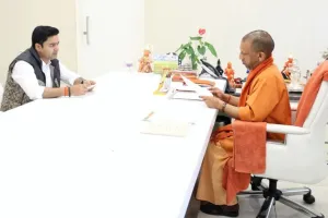 Kanpur: बिठूर विधायक ने रीजेंसी अस्पताल में हो रहा भ्रष्टाचार का उठाया मुद्दा, CM योगी से मिलकर बोले- मरीजों से बड़े पैमाने पर की जाती धन उगाही 