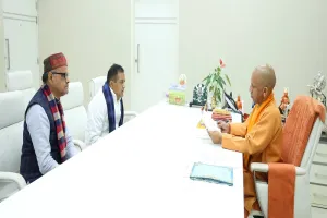 Moradabad : लखनऊ में मुख्यमंत्री से मिले कुंदरकी के भाजपा विधायक रामवीर सिंह, क्षेत्र के 17 संपर्क मार्गों की मरम्मत कराने की मांग