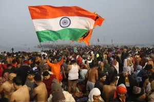 Maha Kumbh 2025: पहले ही स्नान में दिखा आस्था और उमंग का जनसैलाब, महाकुंभ की दिव्यता देख श्रद्धालु हुए मुग्ध