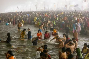 Paush Purnima 2025: मौसम पर भारी आस्था, पौष पूर्णिमा पर लाखों श्रद्धालुओं ने लगाई डुबकी 