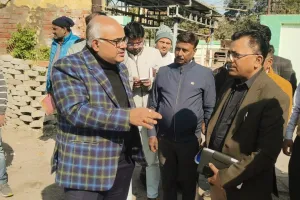 चार्ज संभालने के बाद एक्शन मोड में Kanpur DM: रविवार के दिन सीसामऊ नाला और पीएचसी का किया निरीक्षण, अधिकारियों को लगाई फटकार