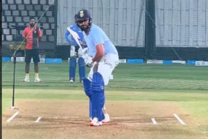 आगामी वनडे श्रृंखला से पहले सफेद गेंद के क्रिकेट का अभ्यास कर रहे हैं रोहित शर्मा, देखें VIDEO