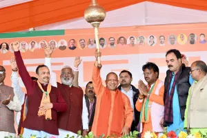 Milkipur by-election: सीएम योगी का परिवारवाद पर करारा 'प्रहार', जीत के लिए एड़ी-चोटी का जोर लगा रही भाजपा