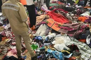 Mahakumbh Stampede: माहकुंभ में VIP संस्कृति पर रोक जरूरी: खरगे-राहुल 