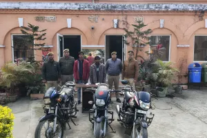 लखीमपुर खीरी: चोरी करने वाले गैंग के दो सदस्य गिरफ्तार, तीन बाइक बरामद