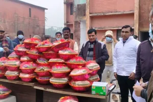 बहराइच: बीडीओ, ब्लॉक प्रमुख प्रतिनिधि और ग्राम प्रधानों ने 75 मरीजों को लिया गोद