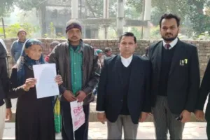 बदायूं: आत्मदाह मामले में गुलफाम के परिजन पहुंचे SSP ऑफिस, धाराएं बढ़ाने की मांग की