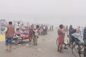 Makar Sankranti 2025: उन्नाव में मकर संक्रांति पर लाखों श्रद्धालुओं ने लगाई पुण्य में डुबकी, जगह-जगह खिचड़ी का चल रहा भोज