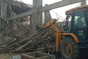 कन्नौज में बड़ा हादसा: रेलवे स्टेशन के पास बन रही बिल्डिंग का लिंटर गिरा, 40 मजदूर दबे...24 को निकाला गया