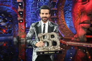 Bigg Boss 18 : करण वीर मेहरा बने बिग बॉस 18 के विजेता, चमचमाती ट्रॉफी के साथ 50 लाख की प्राइज मनी जीती