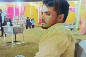 गुरुदेव क्राॅसिंग पर ट्रेन से गिरा युवक...कटकर हुई मौत: एटा से कानपुर होते हुए जा रहा था Mahakumbh, अधिक भीड़ के चलते हुआ हादसा