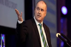 चैंपियंस ट्रॉफी से पहले ICC को झटका, CEO ज्योफ एलार्डिस ने दिया इस्तीफा...जानिए वजह 