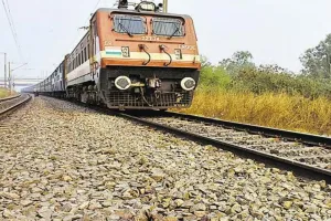 बदायूं: ट्रेन से कटकर युवक की मौत, जमीन विवाद में हत्या का आरोप