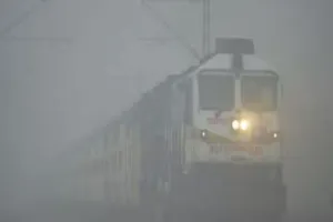 बाराबंकी : बढ़ा कोहरे का कहर, कड़ाके की सर्दी का आगाज