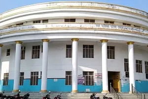 रामपुर : आधुनिक दौर के साथ कदमताल कर रही नगर पालिका, गृह-जल कर जमा कराने के लिए जारी किया क्यूआर कोड 