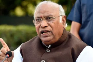 ‘वोट चोरी’ के बाद ‘सत्ता चोरी’ में जुटी भाजपा: PM, CM, मंत्रियों को हटाने वाले विधेयकों पर बोले खरगे