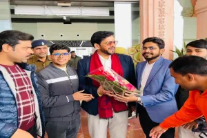 Ayodhya News: रामनगरी पहुंचे सांसद व अभिनेता रविकिशन, बोले-  महाकुंभ में विपक्षी नेताओं को भी आना चाहिए