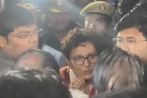 पीलीभीत: अध्यक्ष से अभद्रता के बाद गुस्साए वकील, रजिस्ट्री कार्यालय में किया एडीएम का घेराव