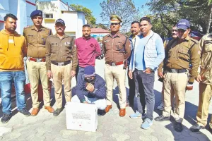 हल्द्वानीः मोमबत्ती की दुकान में नशे का सामान, सबसे बड़ी खेप जब्त