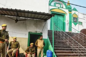 संभल हिंसा के 6 मुकदमों में 124 आरोपियों के खिलाफ पुलिस ने कोर्ट में दाखिल की चार्जशीट