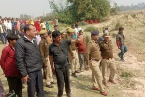 शाहजहांपुर: बेटे को बचाने के लिए गर्रा नदी में डूबे पिता, दूसरे दिन मिला शव