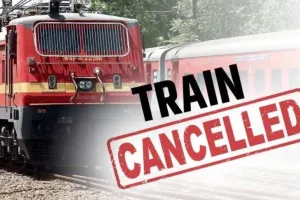 Bareilly: 12 ट्रेनें कैंसिल, यात्रियों की परेशानी बढ़ी...जानें रेलवे ने कब तक के लिए लगाई रोक?