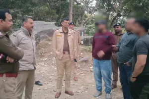 लाव-लश्कर के साथ सड़क पर एसपी, रडार पर रोमियो   