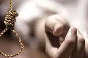 बदायूं: फंदे पर मिला महिला का शव, मायका पक्ष ने लगाया हत्या का आरोप