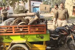 शाहजहांपुर : जुगाड़ वाहन पकड़ा...पुलिस और नेता में हुई तीखी नोकझोंक