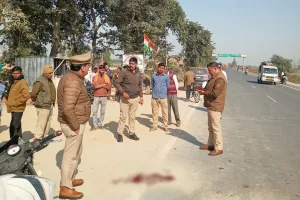 शाहजहांपुर: पिकअप की टक्कर से बाइक सवार पिता-पुत्री की मौत, महिला घायल