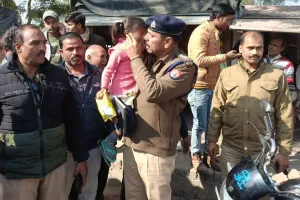 लखीमपुर खीरी : टॉफी के बहाने बहला फुसला ले जाई गई आठ साल की बच्ची बरामद, आरोपी दबोचा