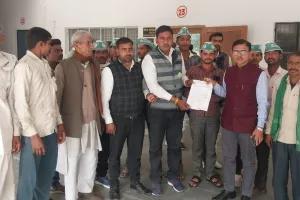 कासगंज: किसान के साथ मारपीट से आक्रोश, दरोगा पर कार्रवाई की उठाई मांग