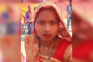 शाहजहांपुर: हरियाणा में मजदूरी करने गया पति, पत्नी ने फांसी लगाकर दी जान