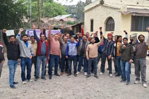 आश्वासन नहीं मिलने पर दो दिवसीय हड़ताल को गुरुवार को भी रखा जारी      