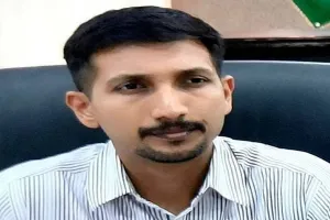 लखनऊ: भिक्षा से शिक्षा की ओर बढ़ाएं कदम, बनें कलेक्टर, भिक्षावृत्ति में लगे परिवारों से  डीएम ने किया संवाद