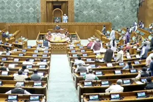 अमेरिका से भारतीय प्रवासियों को वापस भेजे जाने के मुद्दे पर लोकसभा में हंगामा, कार्यवाही बाधित 