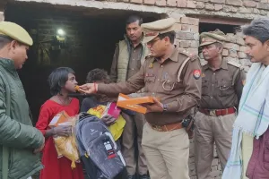 बहराइच: अनाथ भाई-बहन की मदद को थानाध्यक्ष ने बढ़ाया हाथ, ग्रामीणों ने की सराहना, जानें पूरा मामला